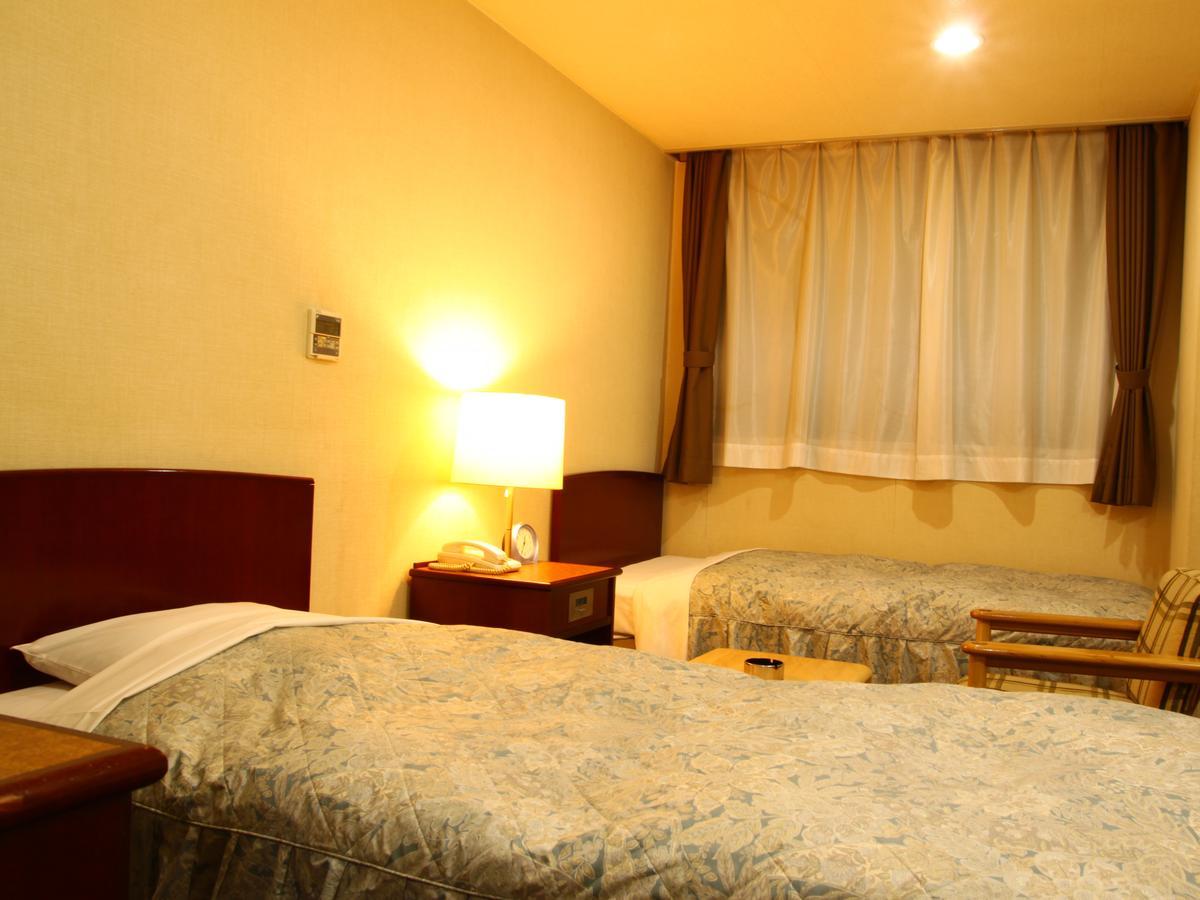 היקונה Business Hotel Serikawa מראה חיצוני תמונה