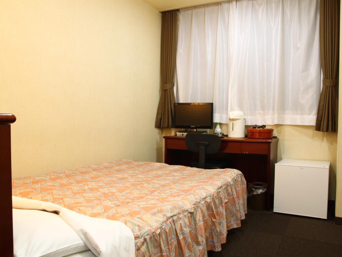 היקונה Business Hotel Serikawa מראה חיצוני תמונה