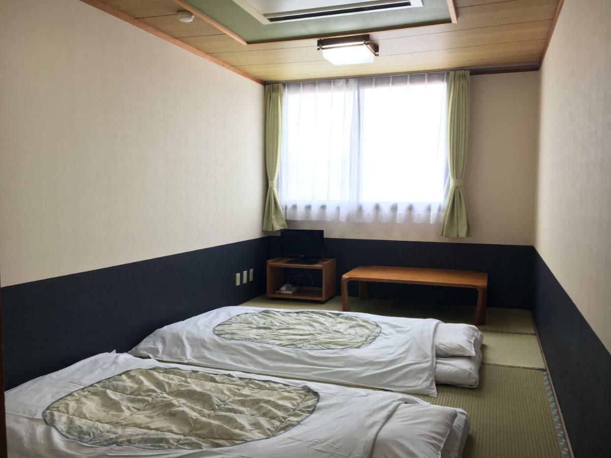היקונה Business Hotel Serikawa מראה חיצוני תמונה