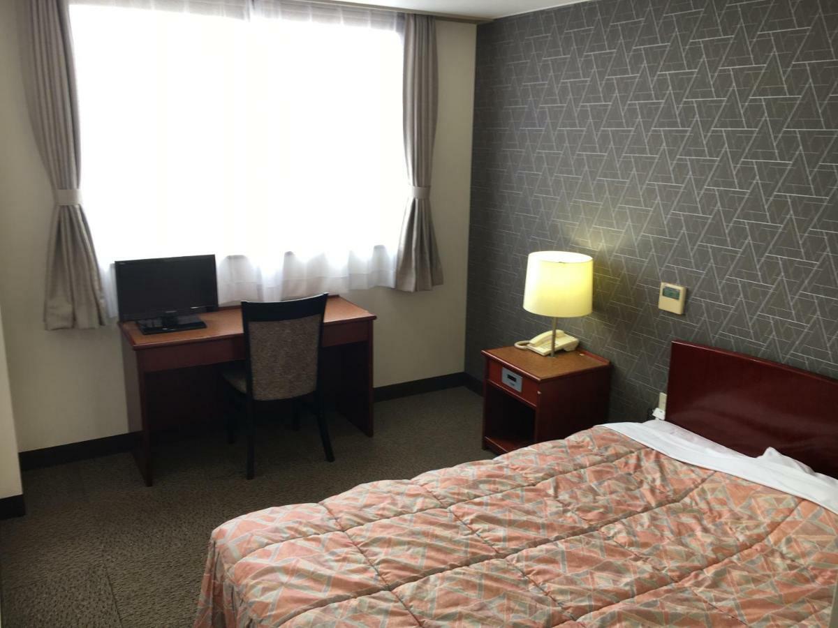 היקונה Business Hotel Serikawa מראה חיצוני תמונה